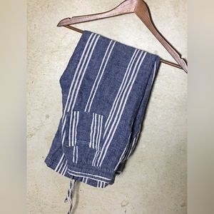 OLD NAVY LINEN PANTS .